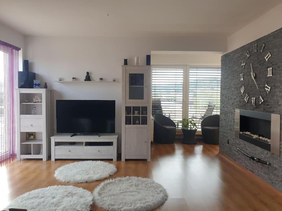 Mezonetovy Apartman V Centre Novej Dubnice Ilava Exterior foto